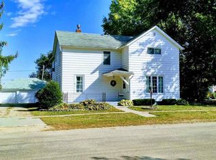 511 S 3rd Ave, Forreston, IL 61030