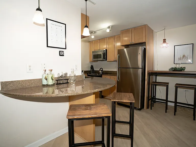 1150 Vine St #203 — Photo 6