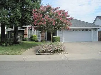 2135 Mann Dr photo 1