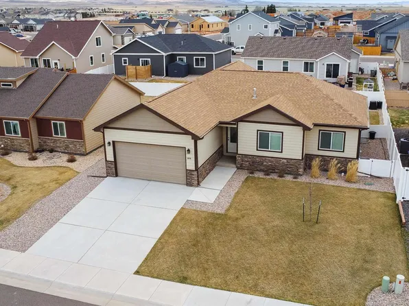 3818 Little Moon Trl, Laramie, WY 82070