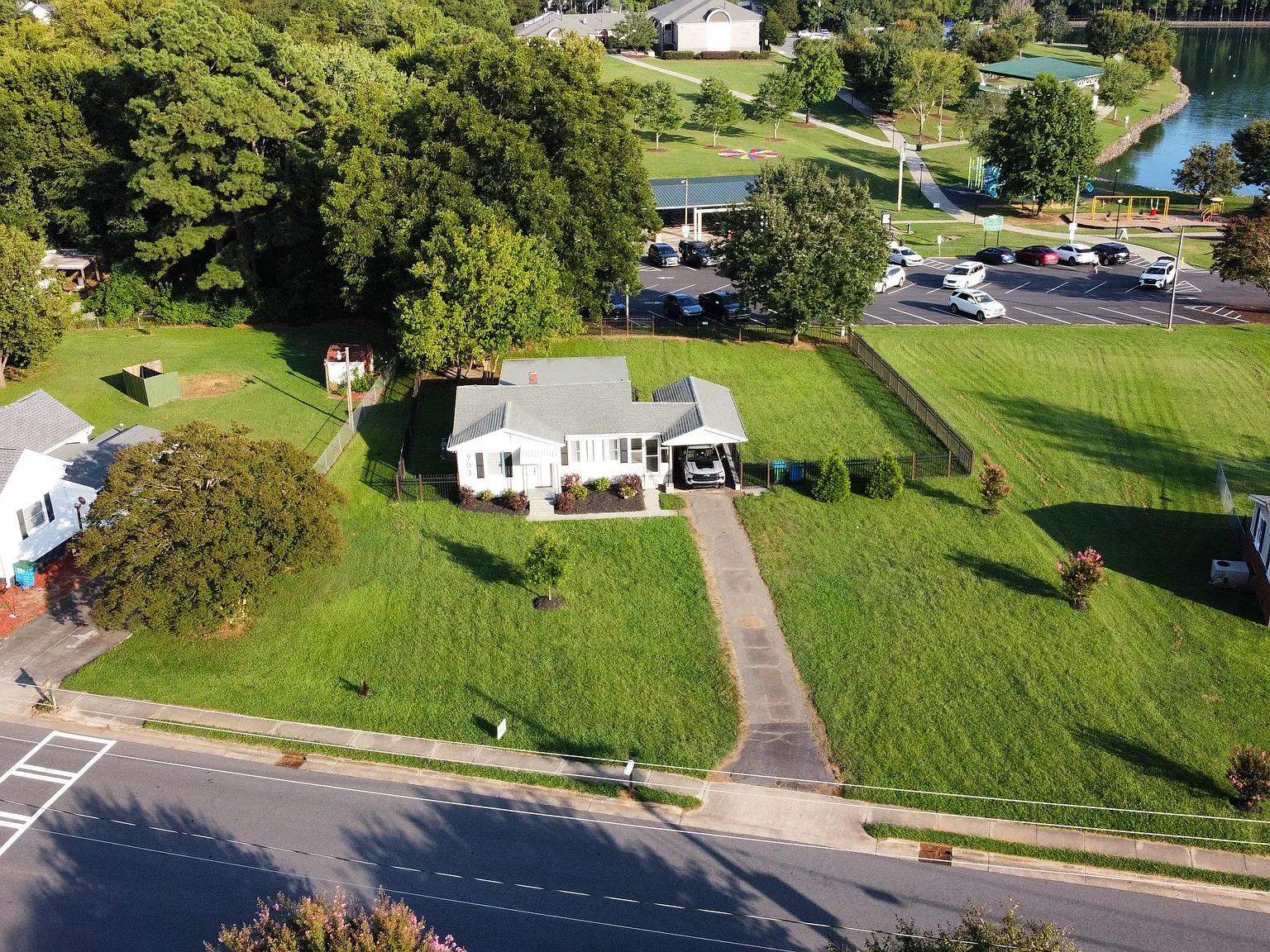2 bed, 1400 sqft, $2,350 — Photo 3