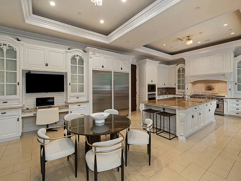 1021 N Crescent Dr — Photo 14