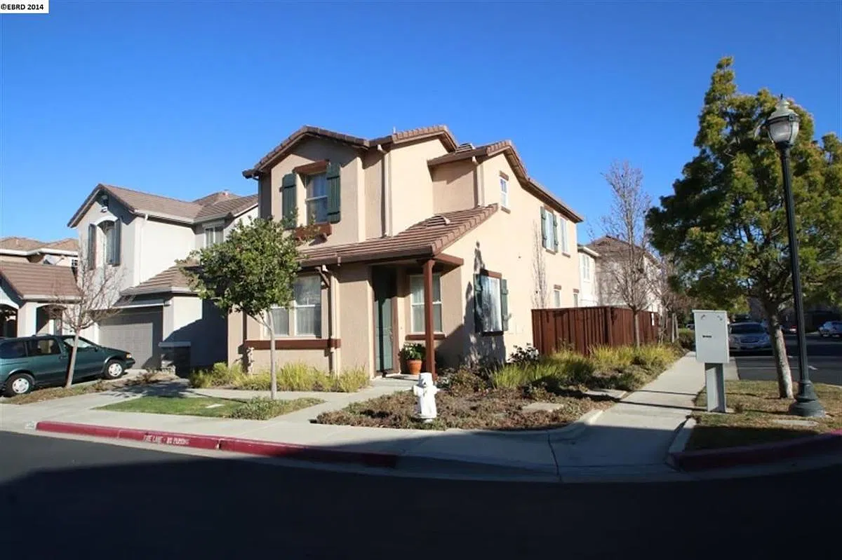 518 Mahogany Lane — Photo 1