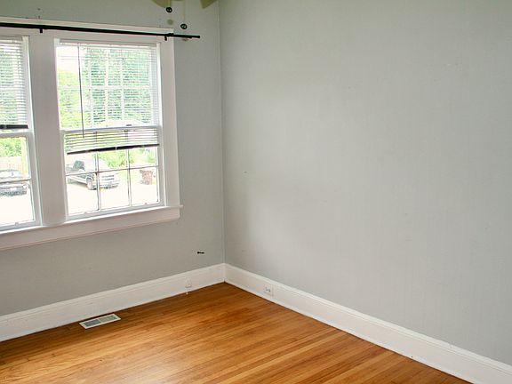 5th image of 1812 Washington Ave NE #1812