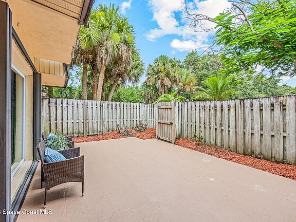 5th image of 2715 Vista Oaks Cir NE
