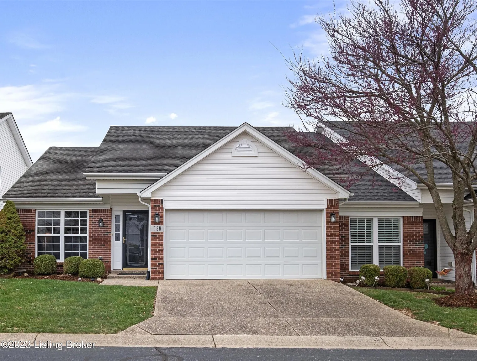 136 Charlton Wynde Dr photo 1