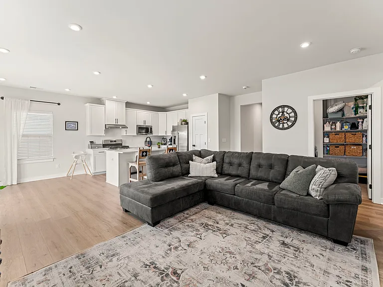 5095 Ives Ave — Photo 19