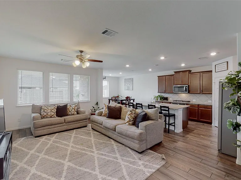 31415 Whitcombe Summit Way — Photo 4