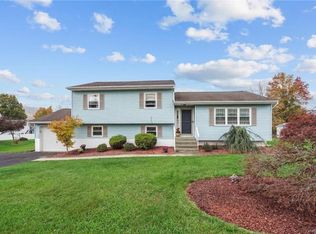 5 Essex Ct, Washingtonville, NY 10992