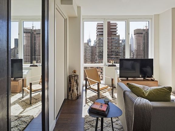 4th image of 605 W 42nd St APT 55F