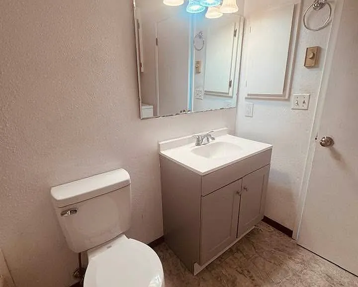 102 E Helena Ave — Photo 8