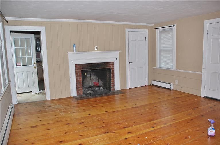 2nd image of 43 Berry Ave