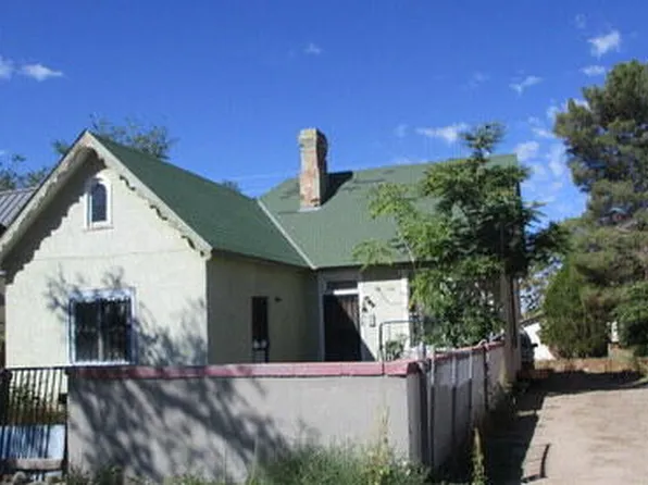 1215 Arno St SE, Albuquerque, NM 87102