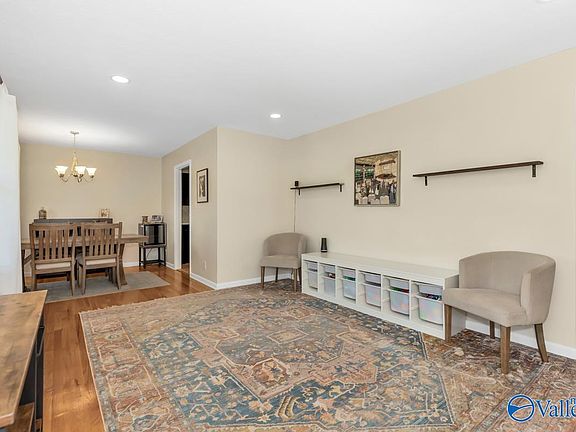 3rd image of 5025 Parkwood Dr NW