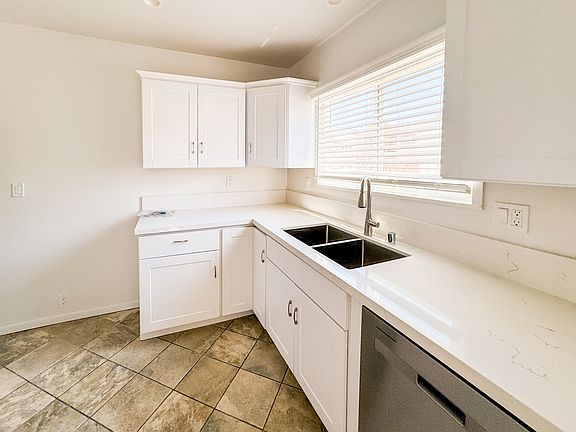 3rd image of 1121 14th St APT A
