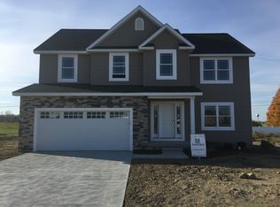 7736 Magnolia Bnd, Fairview, PA 16415