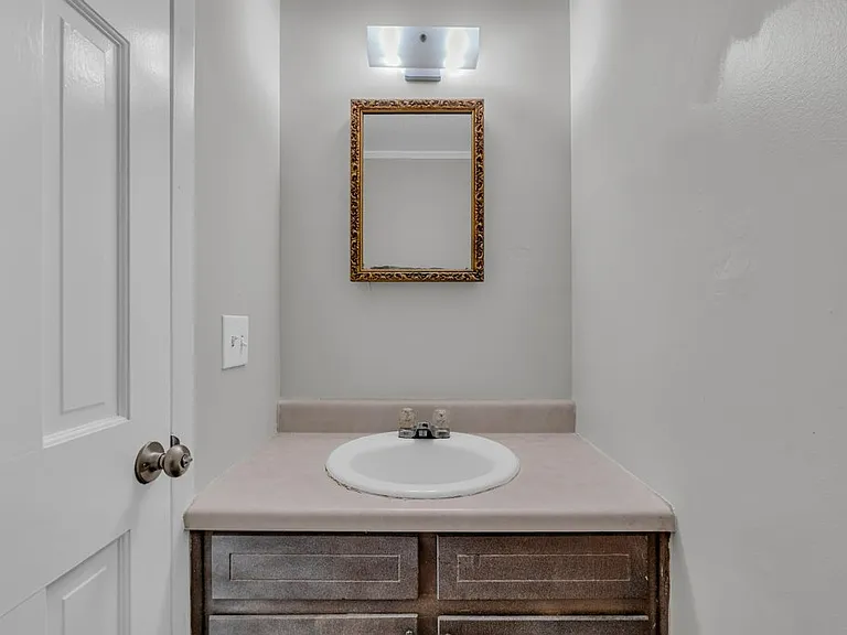 400 Forrest Blvd #9 — Photo 8