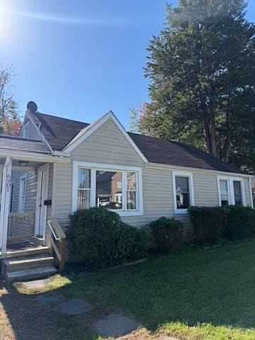 3 bed, 910 sqft, $2,600 — Photo 2
