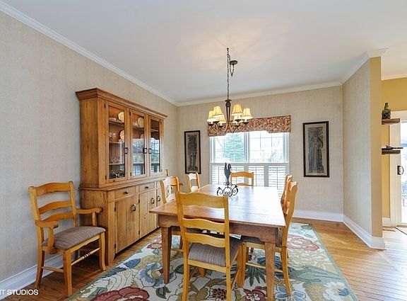 5th image of 607 Salceda Dr