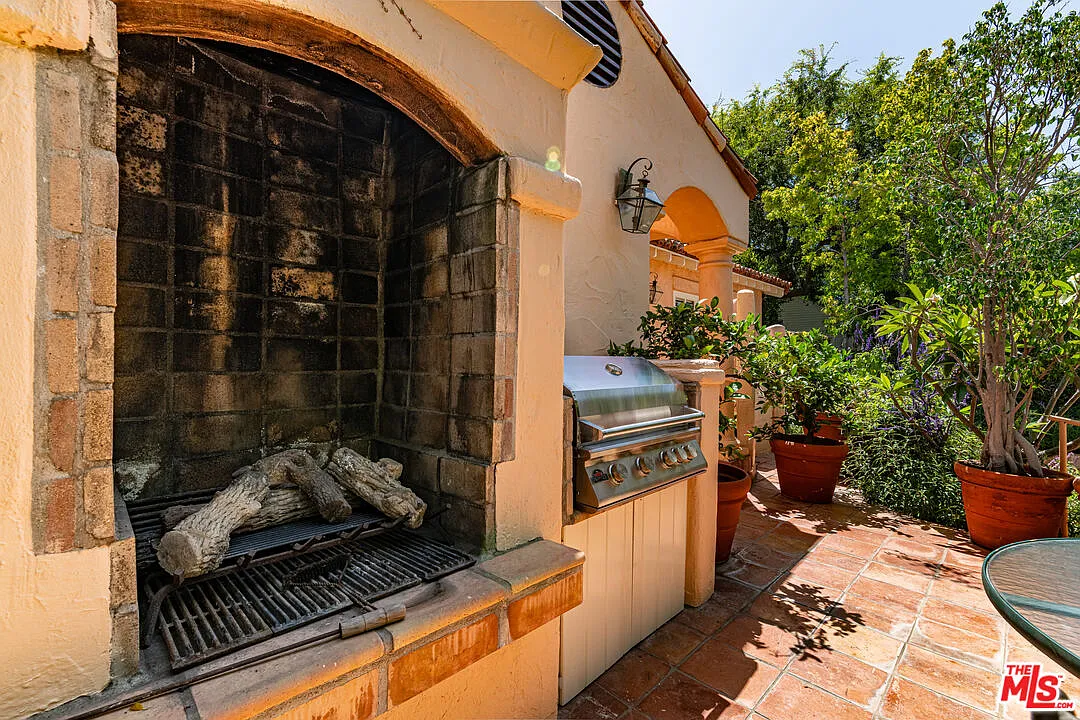1 bed, 1.0 bath, $3,900 — Photo 4