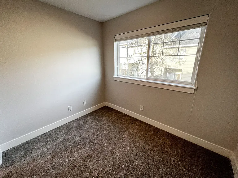 5727-5729 Honey Bee St S — Photo 14