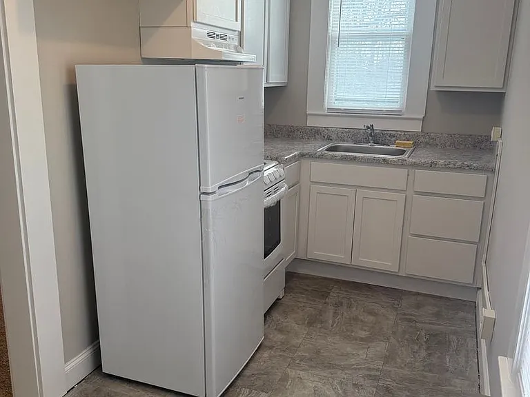 667 Chestnut St #3 — Photo 4