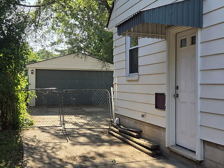 2 Car Garage