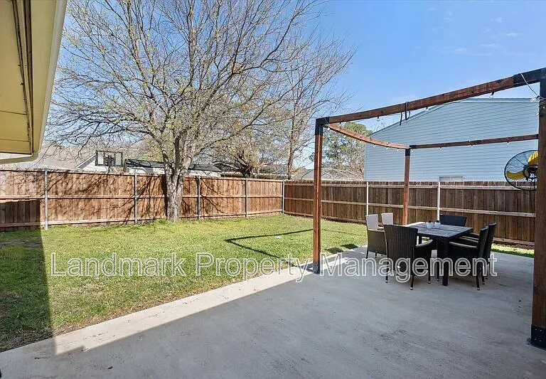 1415 Moss Rose Cir — Photo 35