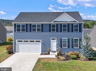 222 Toulouse Ln, Martinsburg, WV 25403