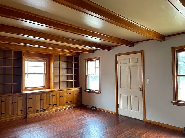 516 W Main St — Photo 8