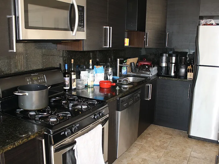 1616 Beacon St #3 — Photo 15
