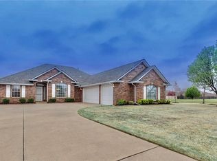 2301 Richland Dr, Edmond, OK 73012