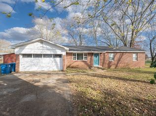590 S Curtis Ave, Pea Ridge, AR 72751