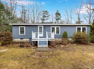 8 Gingerbread Ln, York, ME 03909