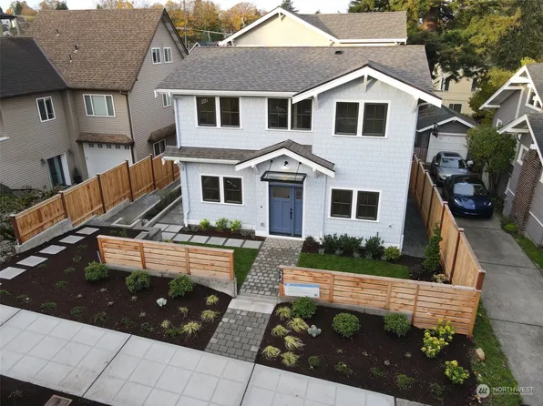 2435 2nd Avenue W #2, Seattle, WA 98119