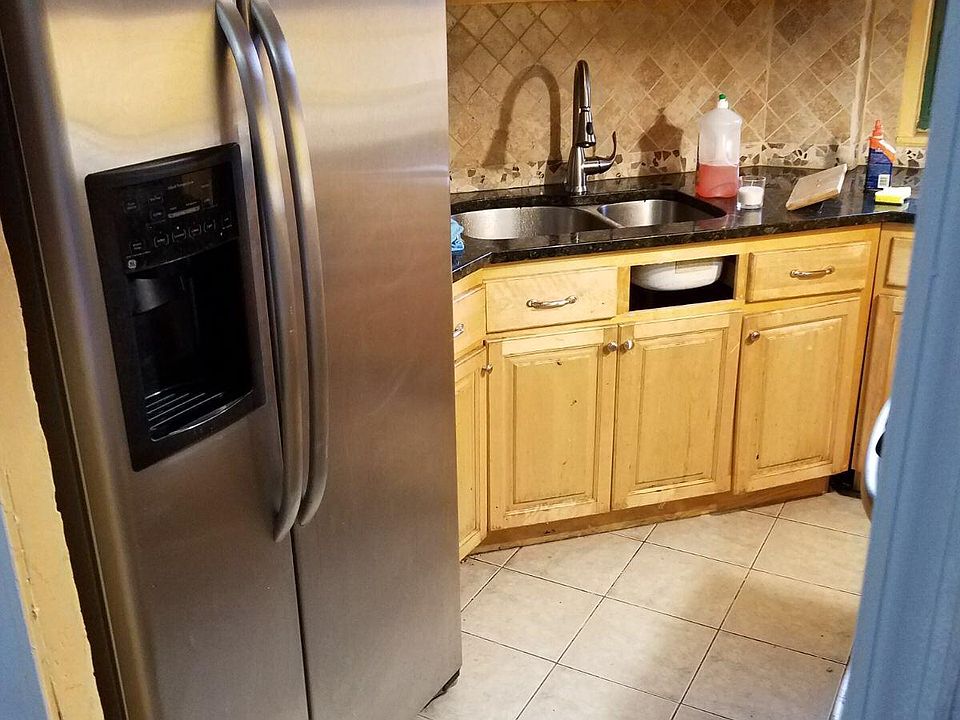 2nd image of 1585 Unionport Rd APT 6D