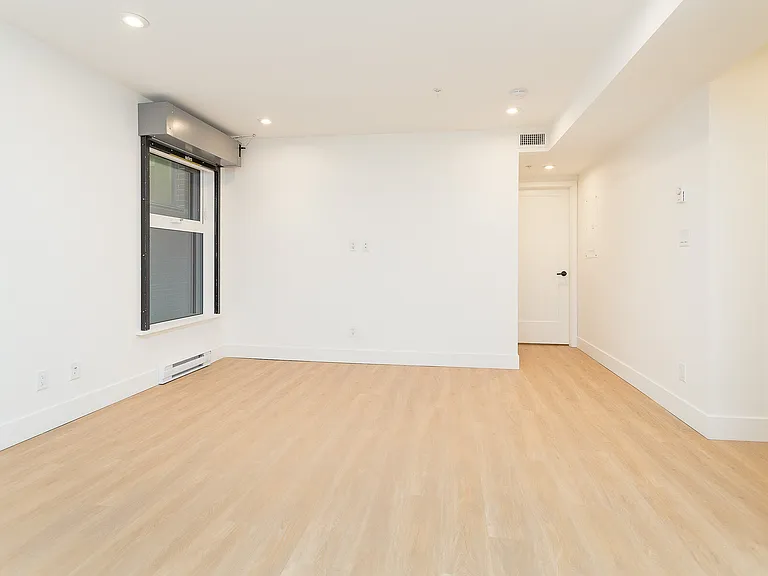 725 Yates St — Photo 13