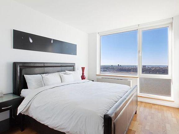 3rd image of 635 W 42nd St Penthouse G