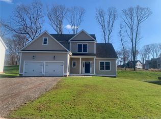92 Willow Creek Ln, Southington, CT 06489