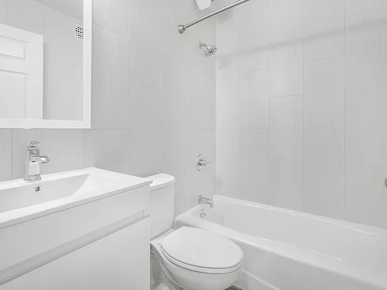 747 10th Ave #31F — Photo 6