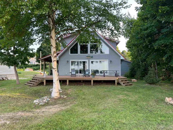21884 E Morris St, Grand Marais, MI 49839