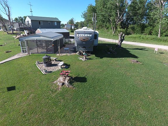5th image of 102 Schoonover Dr