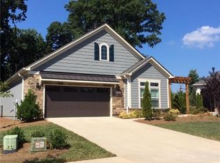 8015 Parknoll Dr, Huntersville, NC 28078