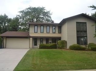 1512 Chartwell Rd, Schaumburg, IL 60195