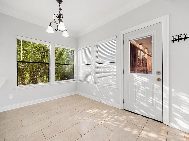15526 Cabildo Dr — Photo 37