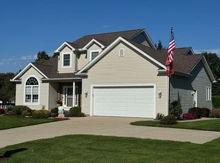 6730 Clayton Dr, Fairview, PA 16415