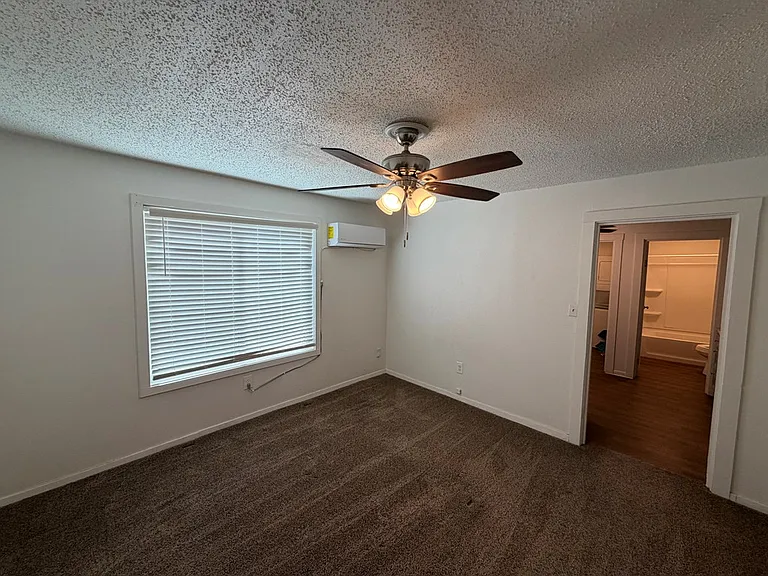 702 W Kansas Ave — Photo 6
