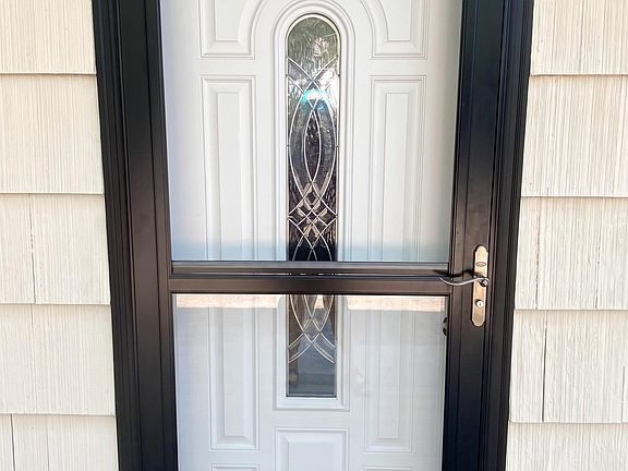 4th image of 1034 Maurice St
