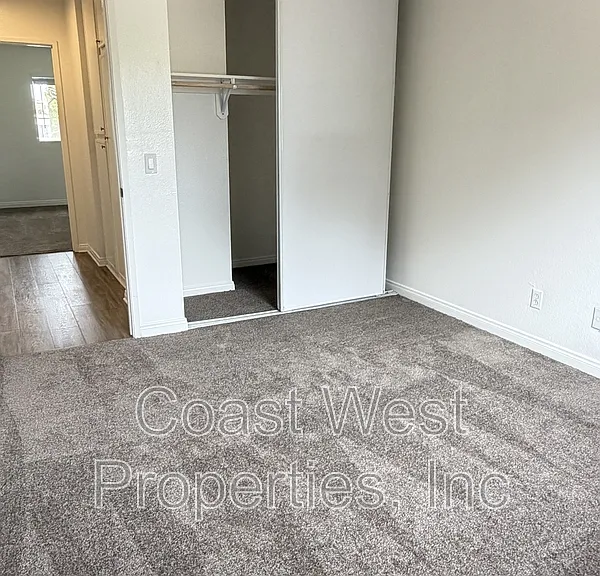 485 Chestnut Ave E — Photo 10