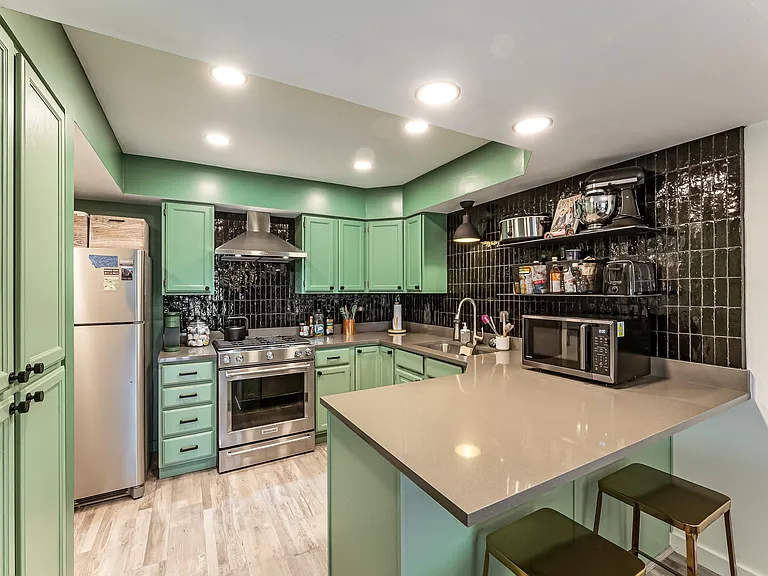 1712 W Olive St #50 — Photo 14